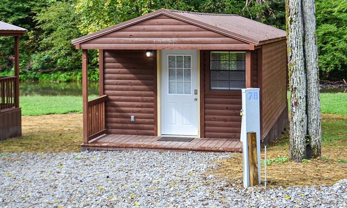 Harrogate Cabina | River Forge Cabin 52 - Cozy and Rustic 1 Bedroom Cabin - Creek Front