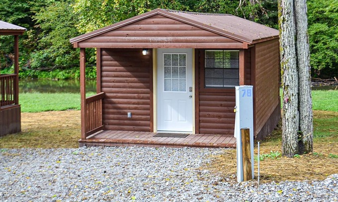 Harrogate Cabina | River Forge Cabin 76 - Cozy and Rustic 1 Bedroom Cabin - Creek Front