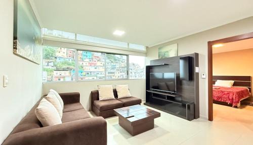 Las Peñas Apartamento | River Front 1, 4 personas, 2 baños, agua caliente, wiffi, smartv, cocina