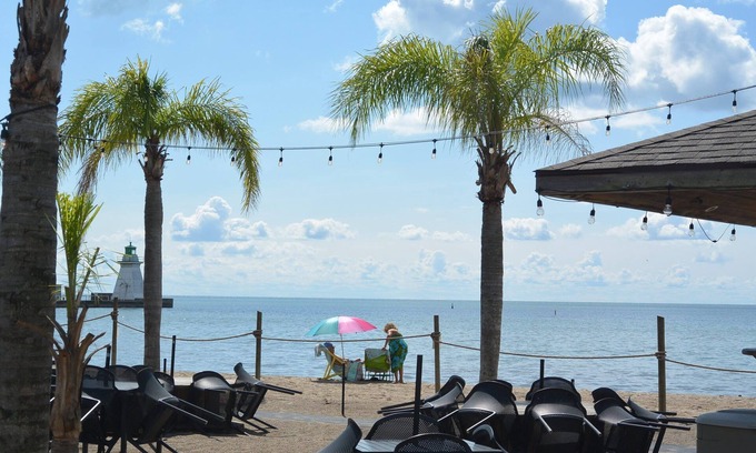 Port Dover Apartamento | River front cottage close to the beach