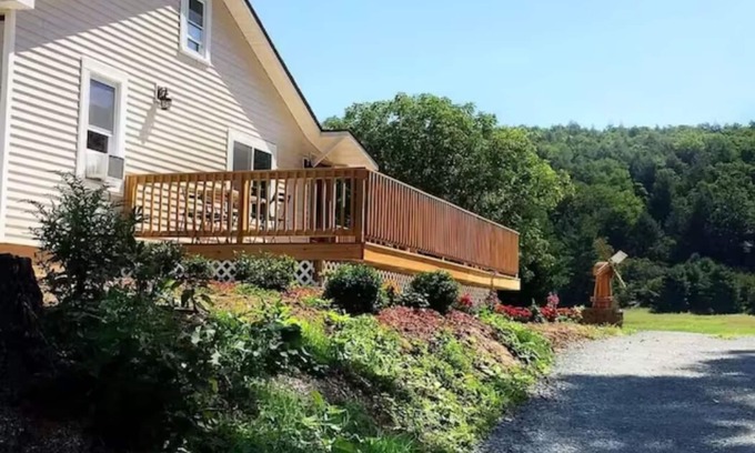 Monticello Cabaña | River Front Home with lots of Outdoor Activities