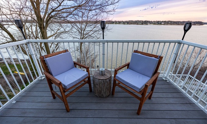 Toledo Casa | River Front Landing. Amazing Views. Made for You!