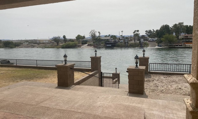 Mohave Valley Casa | River front private beach estate!
