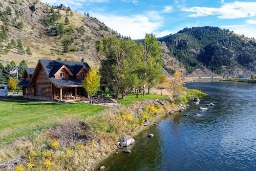 Cascade Casa | River Front Ranch Montana Retreat Fishing Haven