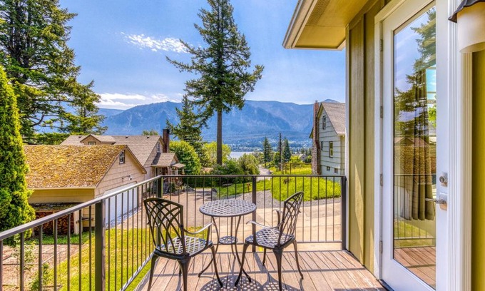 Stevenson Casa | River Gorge View