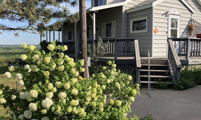 Williston Casa | River Hacienda #2 - Private Daylight Basement Apt with view of Missouri River