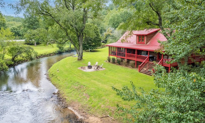 Suches Cabina | River Haven - Elegant Cabin Tucked Away on the Toccoa River