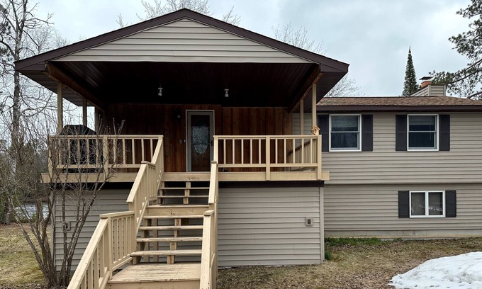 Tomahawk Cabaña | River Home on the Jersey Flowage -- Dog Friendly!