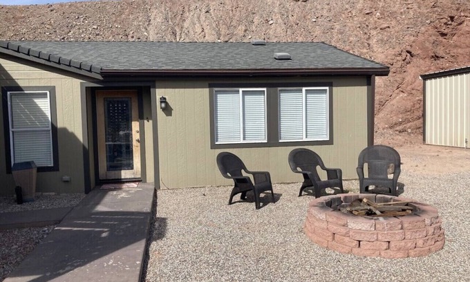 Parker Strip Casa | River house with desert view