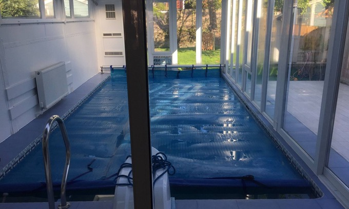 Richmond-upon-Thames Casa | Casa en el río con piscina climatizada, estacionamiento y jardín