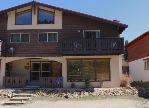 Red River Casa | River John - On the River - WiFi - Washer - Dryer - Fireplace - Grill