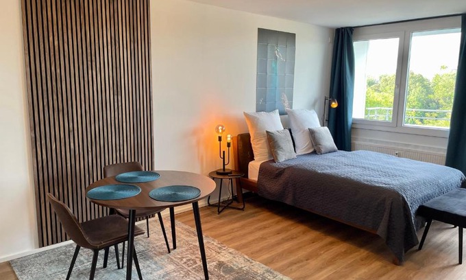 Offenbach am Main Apartamento | River Main I Taunus View I Workplace I Kitchen