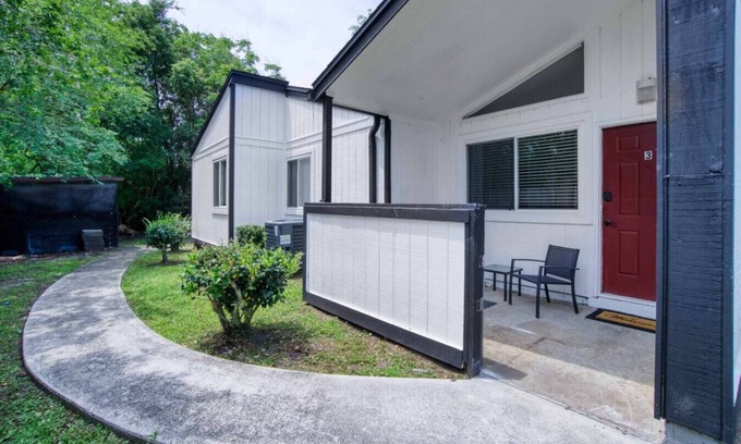 Southpoint Casa | River Manor - 2bed/1 bath
