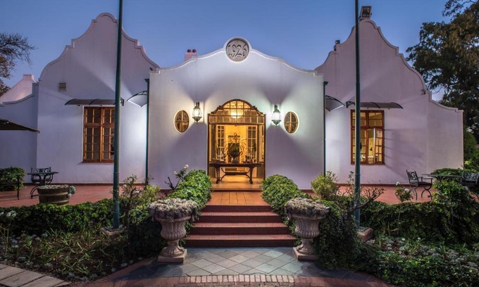 Centurion Hotel | River Meadow Manor