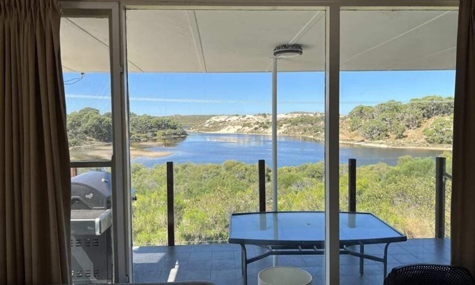Guilderton Casa | River Panorama Beach House