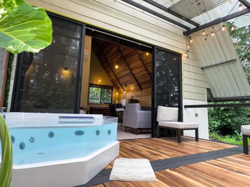 La Fortuna Casa | River Paradise Cabin with Private Jacuzzi