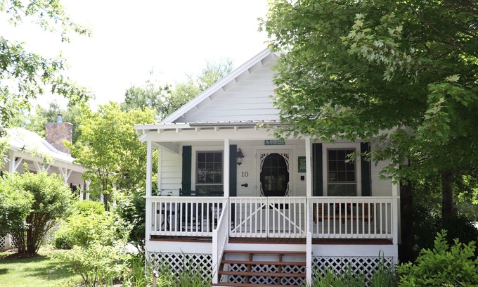 Altamont Cabaña | River Rest Cottage - #10 Fish Camp