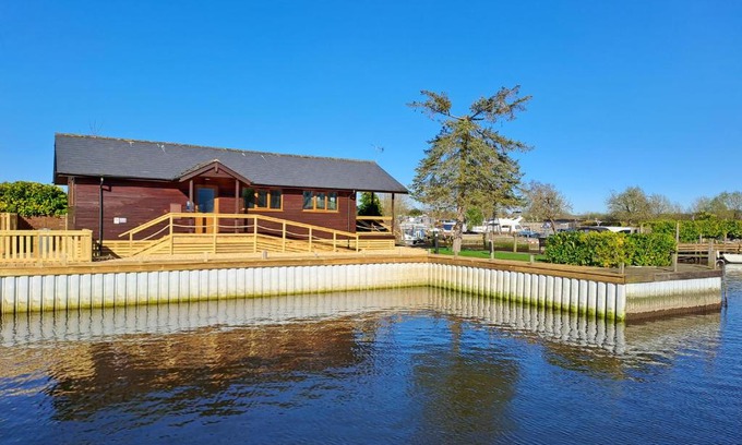 Brundall Casa | River Rest - Norfolk Broads