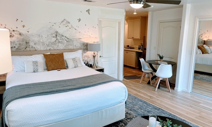 Lake Redding Apartamento | River Retreat Luxury Studio con jacuzzi, cocina, cerca del río.