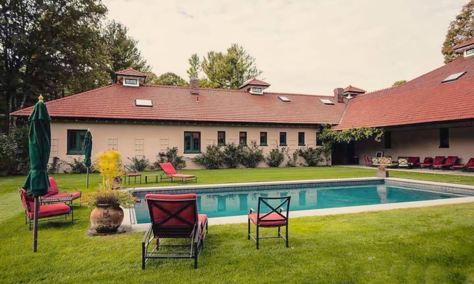 Manchester Casa | Impresionante Morgan Horse Barn convertido