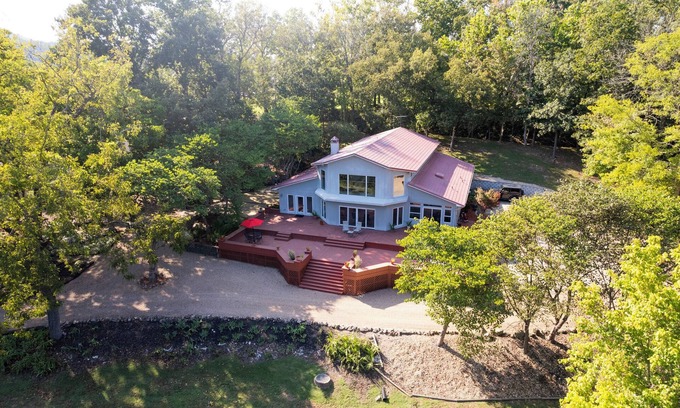 Norfork Casa | "River's Edge" - Gorgeous 4,600sqft Home with Walk-in River Access