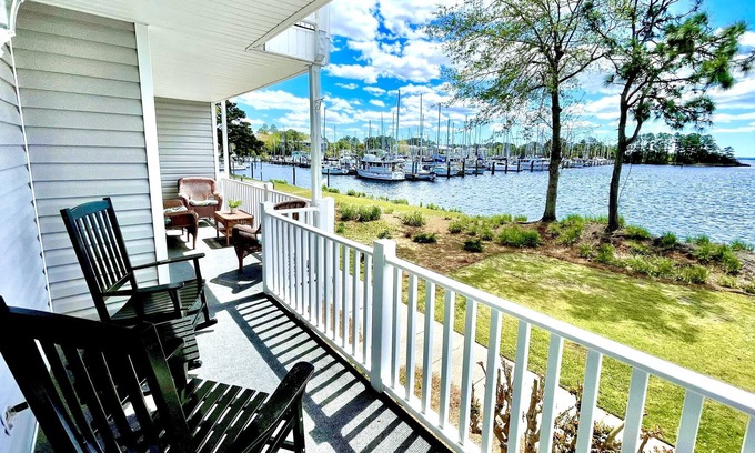Fairfield Harbour Condominio | River's Edge Retreat by Salty Sweet Retreats