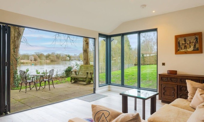 Windsor Cabina | River's Edge Retreat:A Cosy 1-Bed Cabin in Windsor