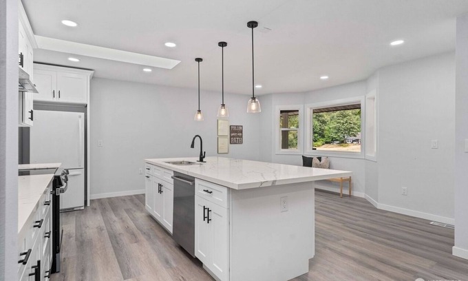 Auburn Casa | River Side Spacious 4-bedroom house in peaceful Auburn