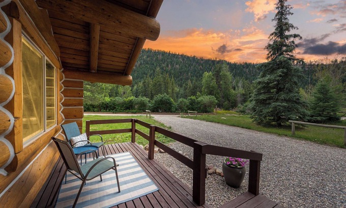Durango - Purgatory Cabina | River Stone | Charming Log Cabin Near Florida River, 20 Min to Town, Dogs OK