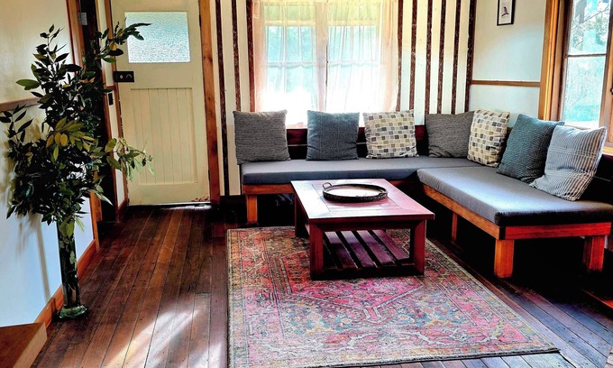 Brooman Cabaña | River Stone - Family getaway on the Clyde River with a difference.