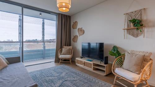 Marvila Apartamento | River View 1BDR Apartment by LovelyStay