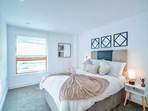 Leeds Apartamento | River View 2-Bed Apartment with Balcony Leeds Dock