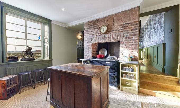 Berwick-upon-Tweed Casa | River View: Characterful Townhouse, Stunning Views