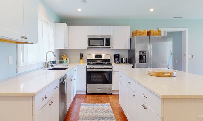 Hanahan Casa | River-view house close to attractions with pool, firepit, washer/dryer, & grill