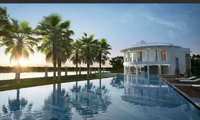 Bang Kra So Condominio | River view pool gym train market wifi