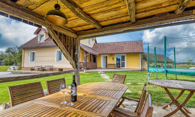 Metlika Casa | River View Suite Mlinar private beach, Metlika, Slovenia