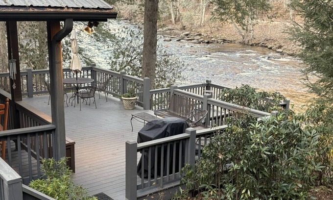 Blue Ridge Cabina | River Zen, A Toccoa River Retreat