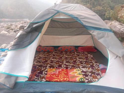 Laitmawsiang Otro | Riverflow campsite