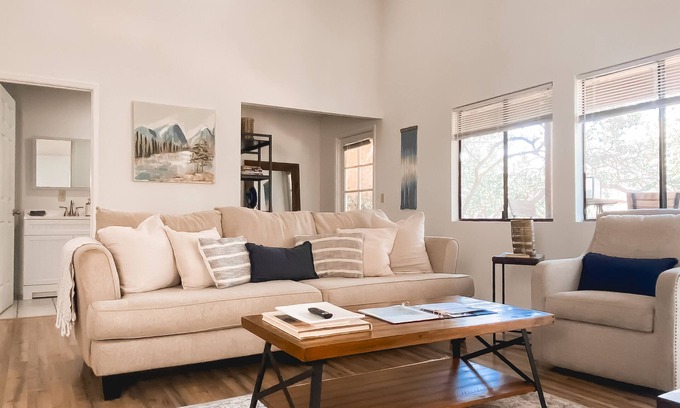 Three Rivers Casa | Riverfront 1 bdrm private bungalow near Sequoia National Park