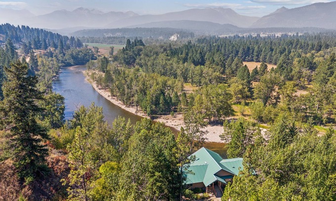 Grantsdale Casa | Riverfront 4 bed/3bath home on Bitterroot River plus a Pickleball Court