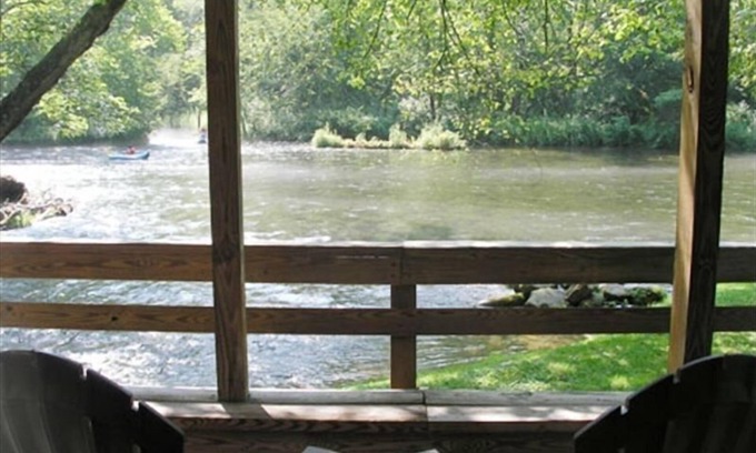 Nantahala Cabina | Cabaña del río En el río Nantahala, a minutos de NOC