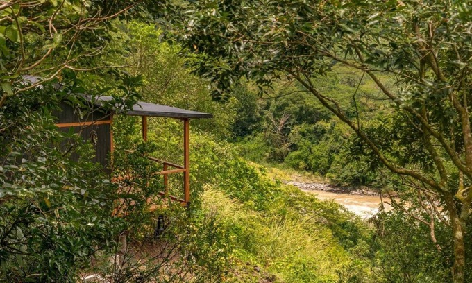 Ciudad Colón Apartamento | Riverfront Cabin: Stunning Views : 20 Minutes to the SJO Airport !