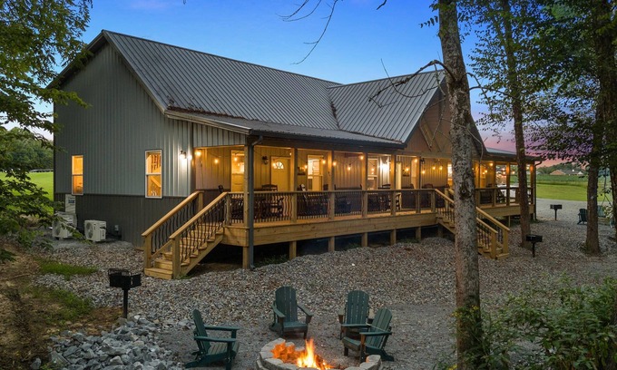 Bakerton Cabina | Riverfront Cabin~Sleeps 18~Private River Boat Ramp~20 Min drive Lake Cumberland