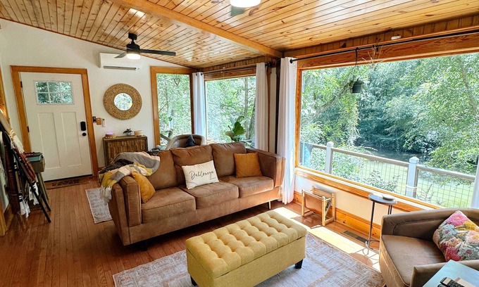 Dahlonega Cabina | Cozy, Private Waterfront Cabin - 1 mile from Dahlonega Wine Trail