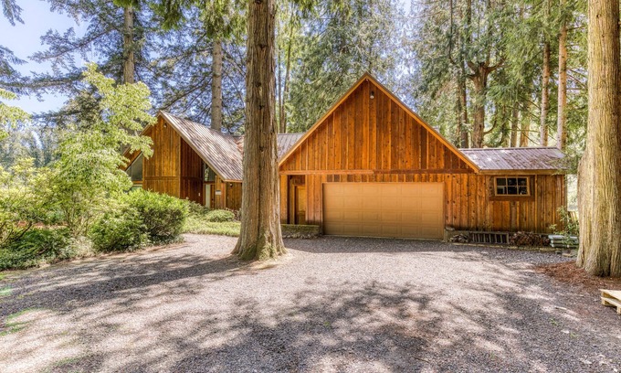 Carver Casa | Riverfront, dog-friendly home with gorgeous setting, floating tubes & grand piano