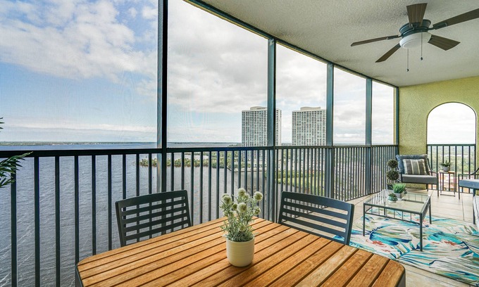 East 1st Street Condominio | Riverfront Fort Myers Condo w/ Community Amenities