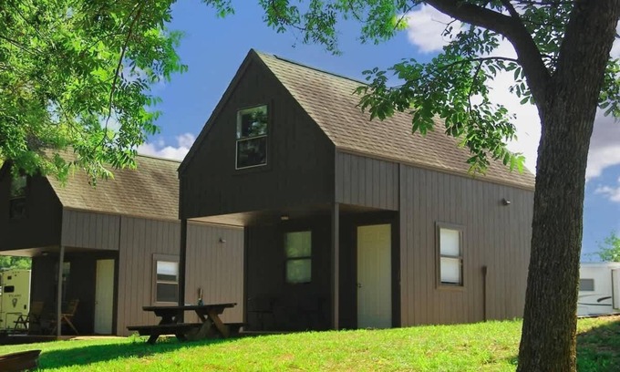 Caplinger Mills Cabaña | Riverfront Getaway: Fire Pit, Cozy Loft (Cabin 2)