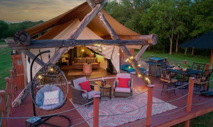 Marble Falls Cabina | Riverfront | Glamping| Yurt | Hot Tub | Firepit | Kayaks