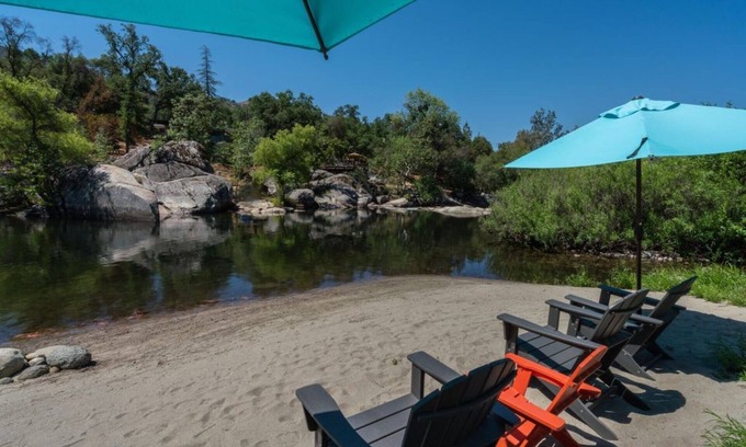 Three Rivers Cabaña | Riverfront Guesthouse with Tranquil Swimming Hole
