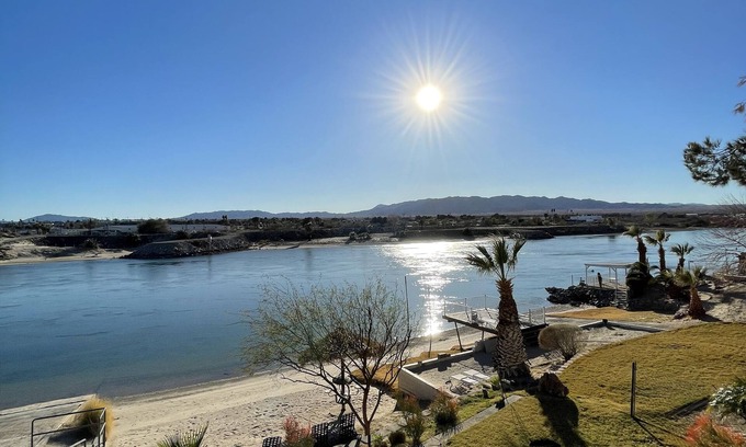 Mohave Valley Casa | Casa frente al río con playa y rampa de lanzamiento